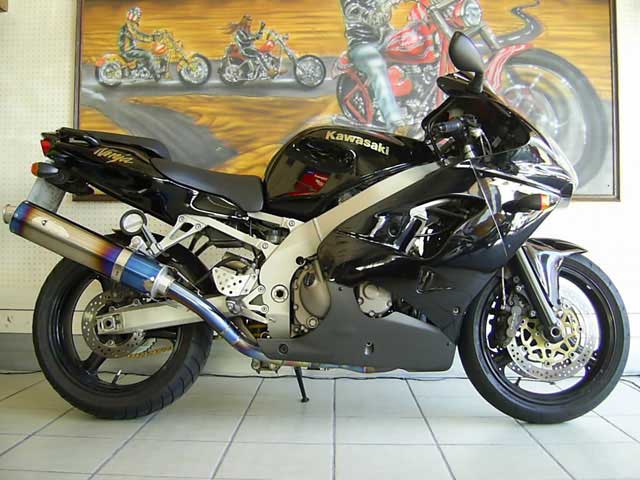 lack 2000 Kawasaki ZX-9R Ninja