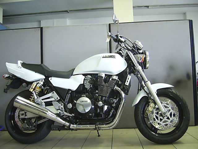 Yamaha XJR1200 