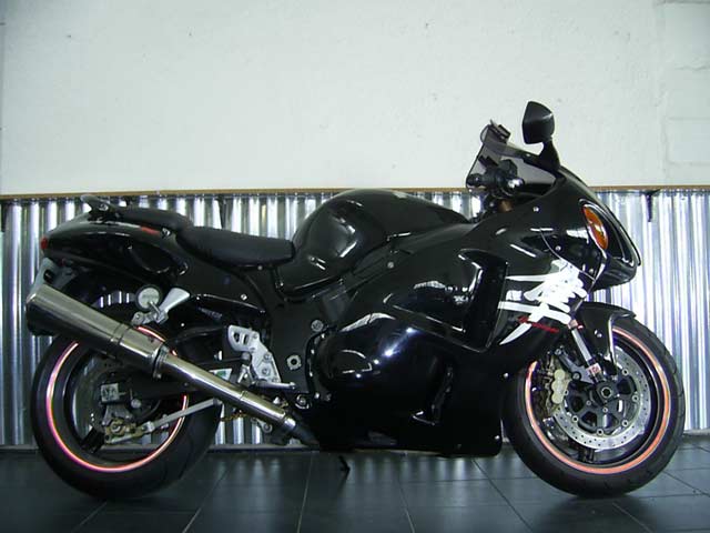 Black Suzuki GSXR1300 Hayabusa