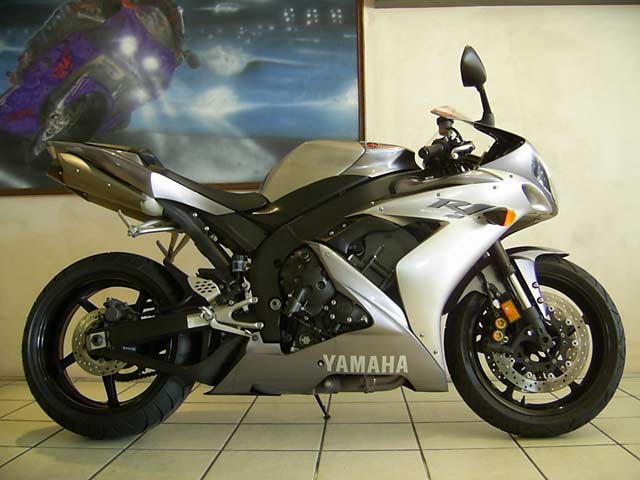 Silver, 2004 Yamaha YZF R1