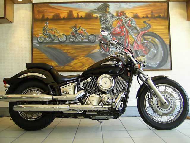 Black 2005 Yamaha Dragstar XVS1100