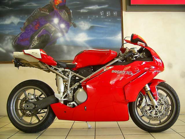 Red Ducati 749 Testastretta