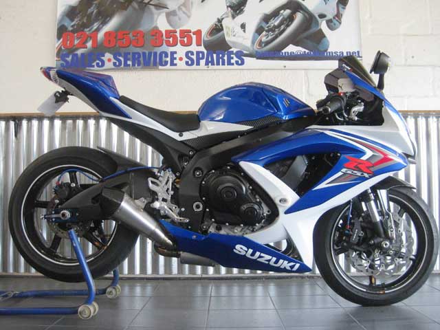 Blue White 2008 Suzuki GSXR750 K8