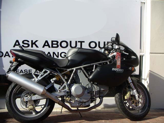 Ducati 900s