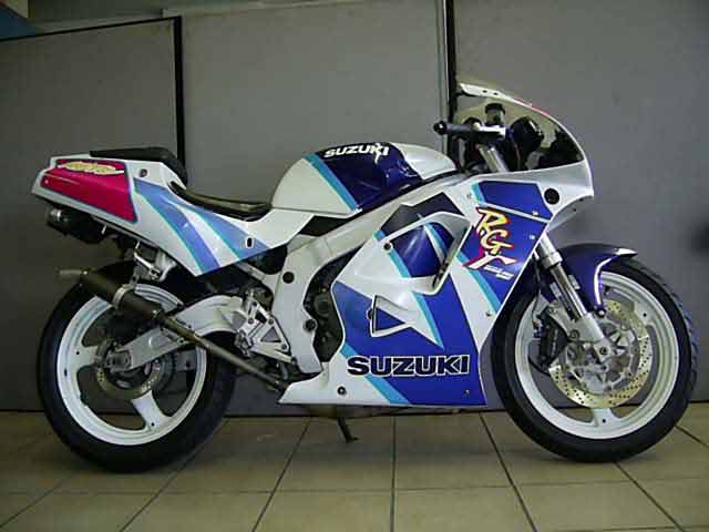 Suzuki RGT125 